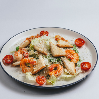 Салат "Цезарь" с креветками (350 гр.)