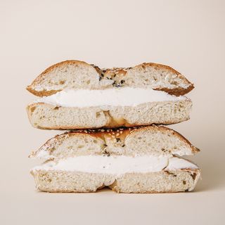 Cream Cheese Bagel (185g)