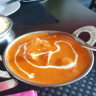 Plato De Pollo Karahi