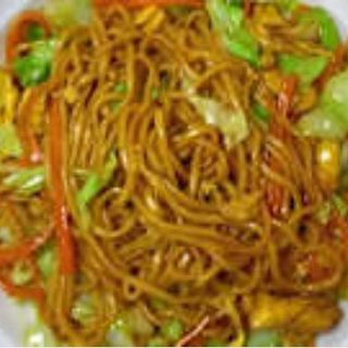 92. Tallarines frito con verdura