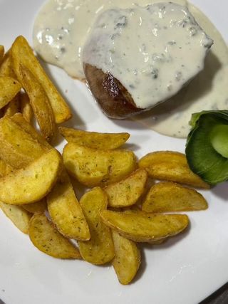 Biftek u gorgonzola sosu