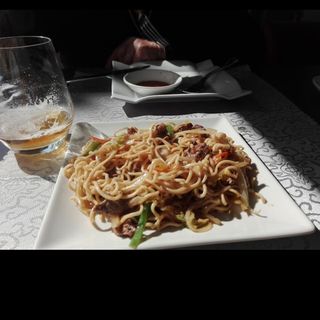 113 Soba noodles with beef and vegetables 