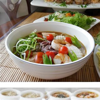 Sałaty i buliony kalmary (bun muc )