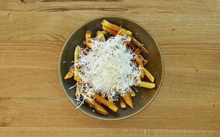 Пържени картофи със сирене