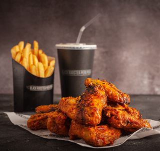 ALLETE DI POLLO,PIADINA KEBAB, PATATE FRITTE, BIBITA A SCELTA