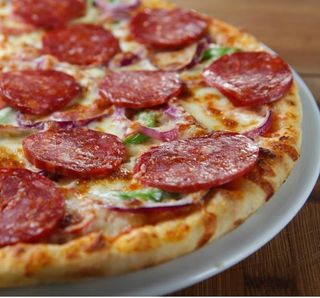 Пица пеперони (430г)