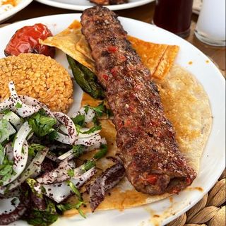 Plato De Kebab Adana