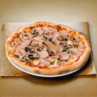 Pizza Prosciuto e Funghi