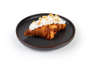 Круассан со сливками