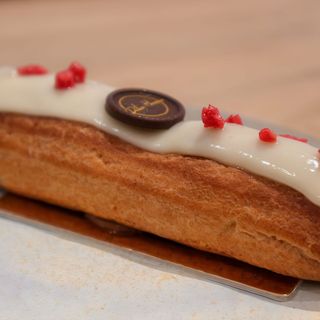Eclaire de crema