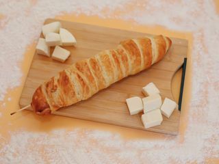 ხაჭაპური შამფურზე სულგუნით და ლორით