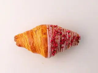 Круасан із трояндою (95g)