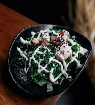 Ensalada Wakame Con Langostinos