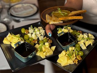 Тарілка італійських сирів (180г/20г)