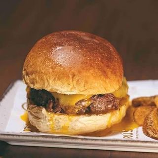 Burger La Carbonara