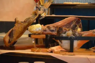 Fantasia di prosciutti tagliato a mano con "Pata Negra"