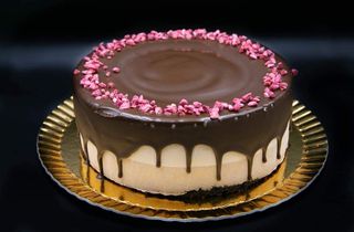 Tort mousse trio de ciocolata