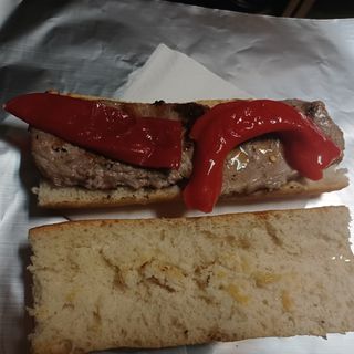 Bocadillo de filete de ternera con pimientos