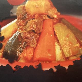 Semola ,carne di manzo e verdure