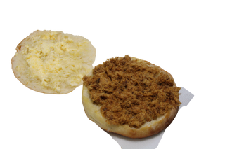 Lepinja sa kajmakom i čvarcima