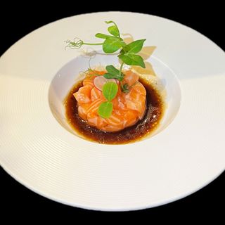 115. Tartare salmone