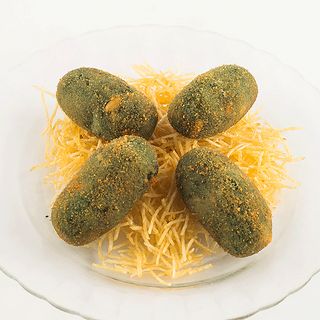 Croquetas de espinacas, queso azul y nueces