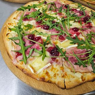 34. Pizza Ser na boczku 50cm