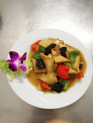 163 Toufu  con verdure 家常豆腐