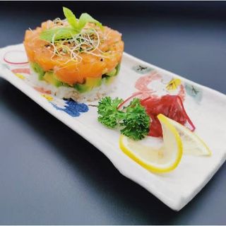 29. Tartar de salmón