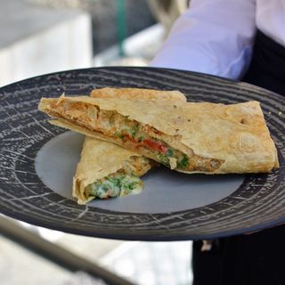 Сулугуні в лаваші