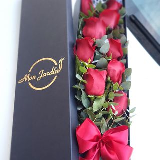 Cutie Mon Jardin (70cm) cu 9 trandafiri rosii 