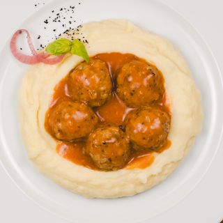 Ćufte baba Mire u paradajz sosu