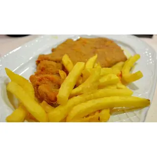 Pechugas Empanadas con Patatas Fritas