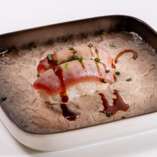 N11 maguro flambé - 5 pezzi