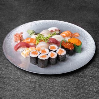 37.- Funamori Sushi (18 Pzs.)