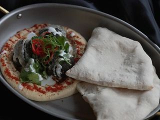 Хумус з Фалафелем та Пітою (130/125/100g)