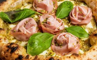 Pizza Mortadella e Pistacchio Ø 33cm