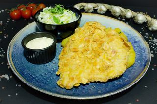 Meniu Snitel de Curcan in Fulgi de Migdale