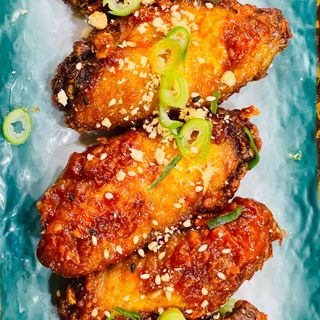 611. Alitas Fritas Con Salsa Dulce Y Picante 