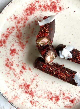 Karamelni štapić Kokos-jagoda