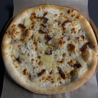 Піца Маргарита Бьянка (445г)