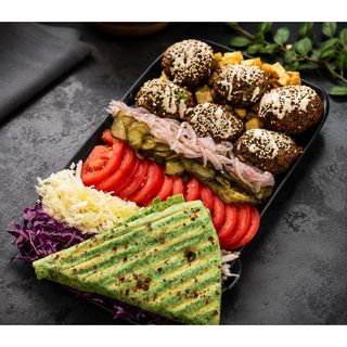 Falafel la farfurie