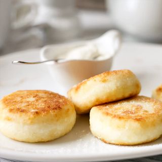 Сирники з курагою (370/50г)