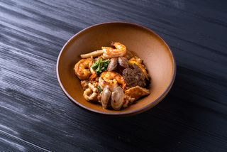 Плов с омлетом и морепродуктами 