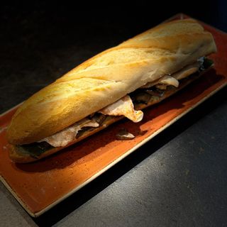 Bocadillo Pico De Loro