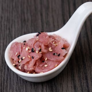 44. Tonno tartare