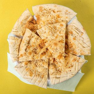 სამარხვო პიცა პური ნივრით