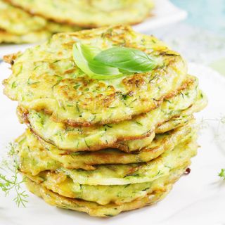 Placek z cukinii - danie na talerzu