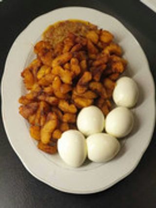 Alloco &  Œufs Ou Poulet Ou Brochettes