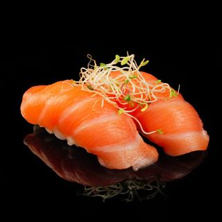 Nigiri salmón